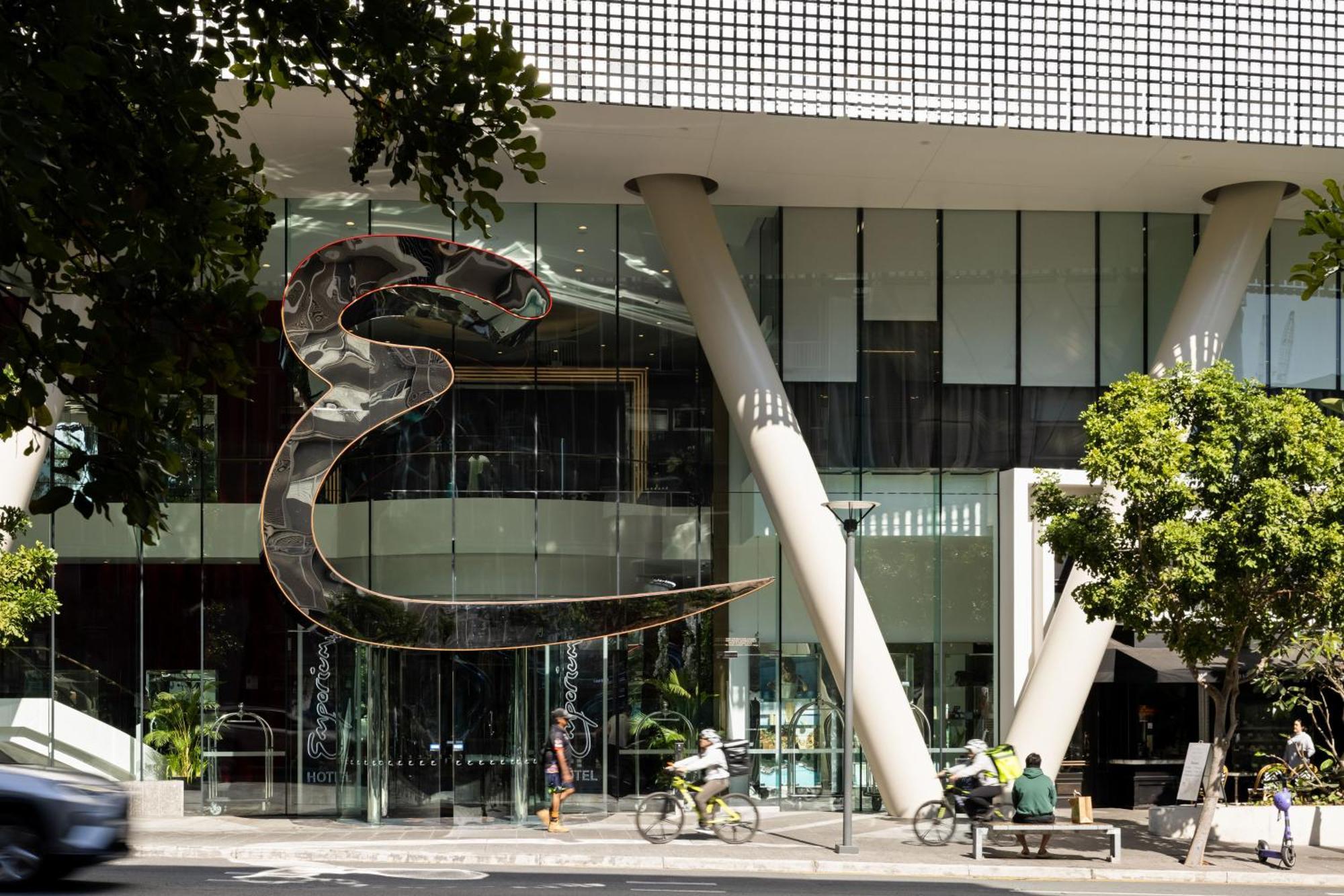 Emporium Hotel South Bank Brisbane Exterior foto The main entrance of the National Gallery of Victoria